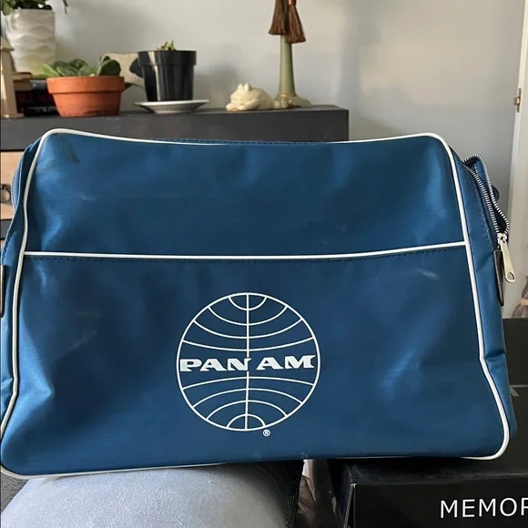 Vintage Pan am travel bag Good condition adjustable strap - Picture 2 of 8